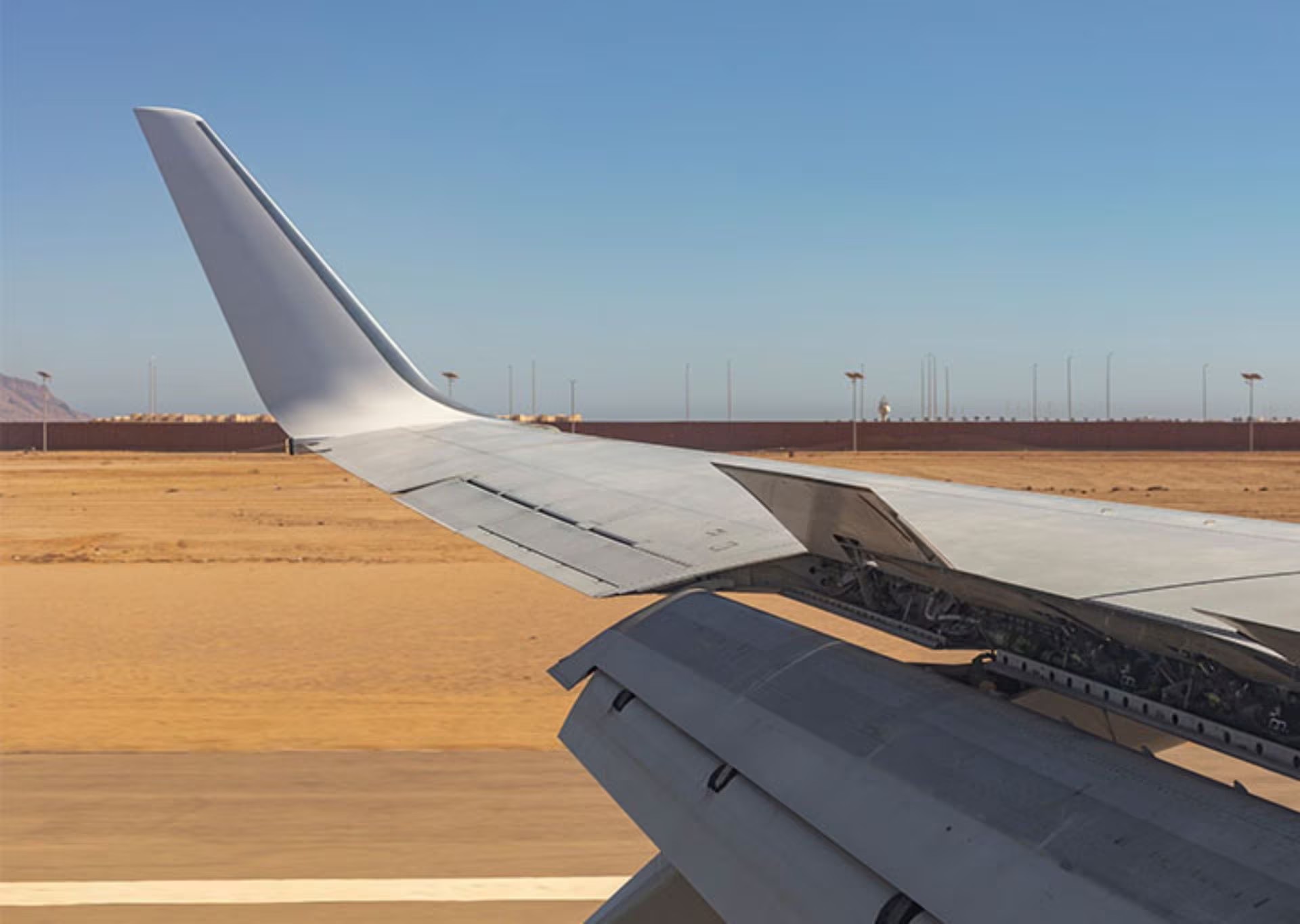 Reducing friction in wingflaps