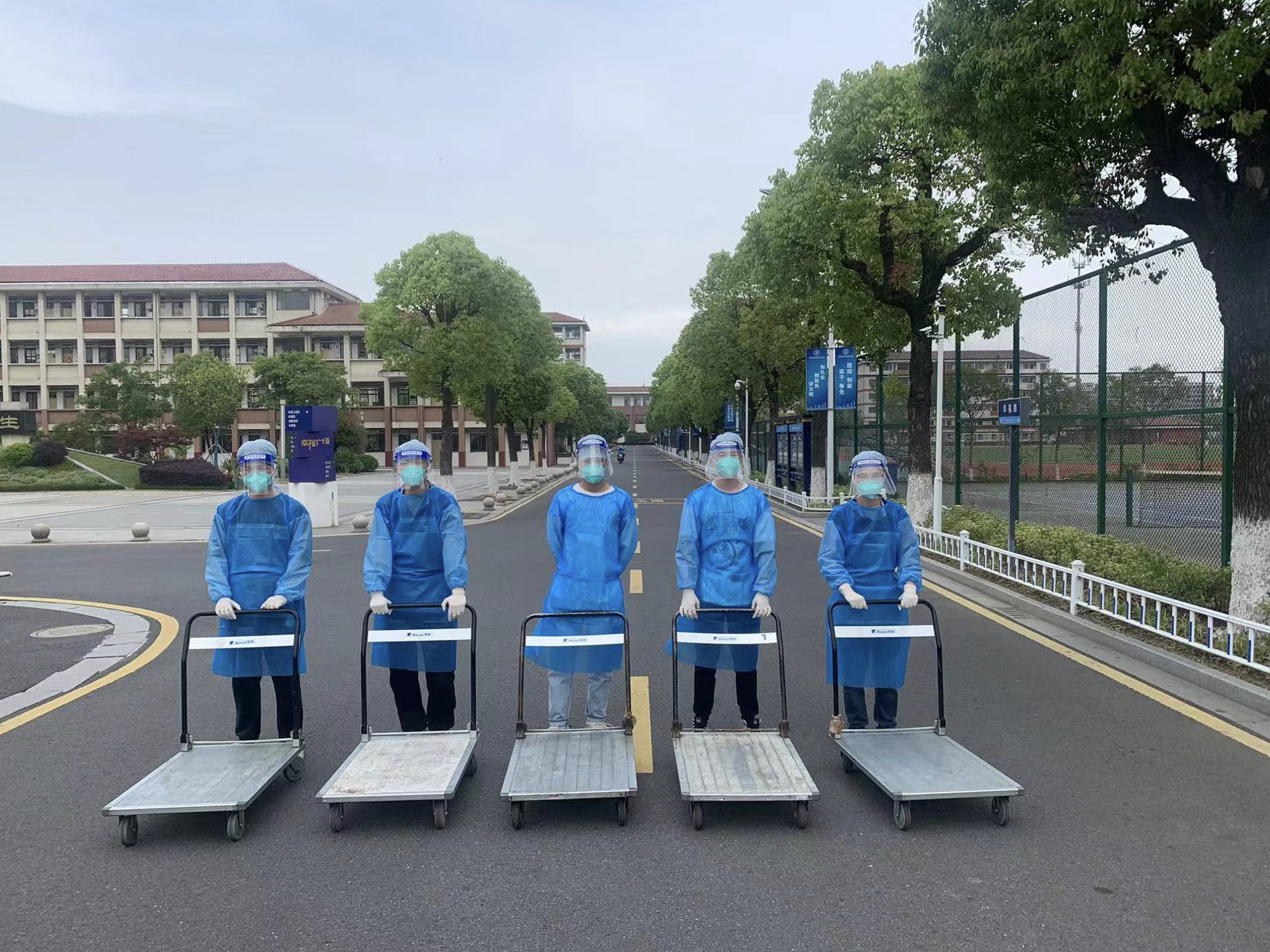 Fighting the 2019 pandemic while ensuring stable delivery for clients